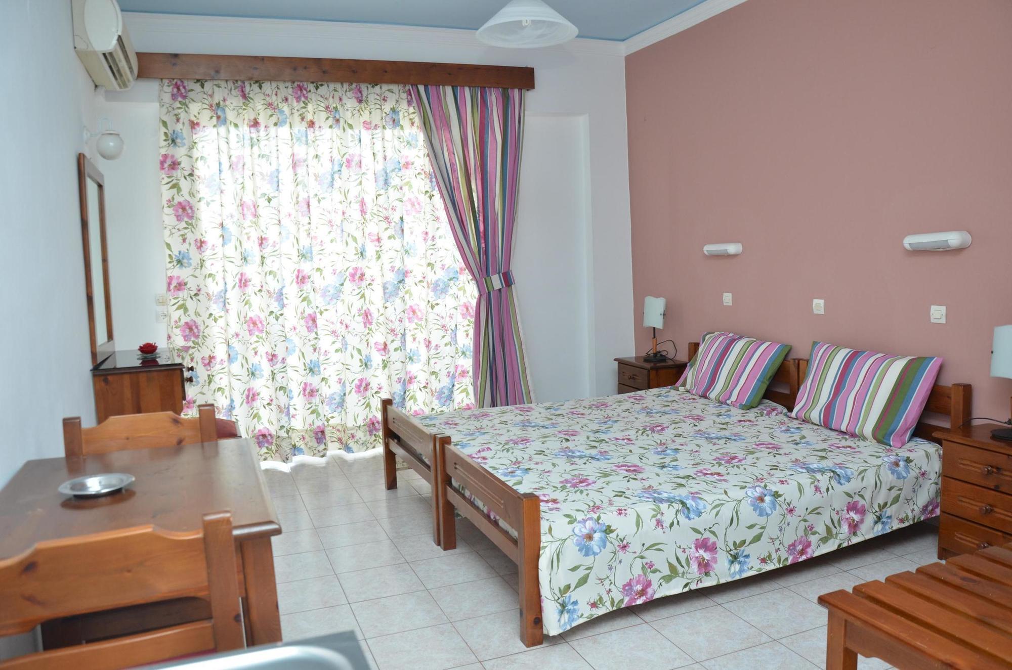 Iatridis Studios Faliraki (Adults Only) ภายนอก รูปภาพ